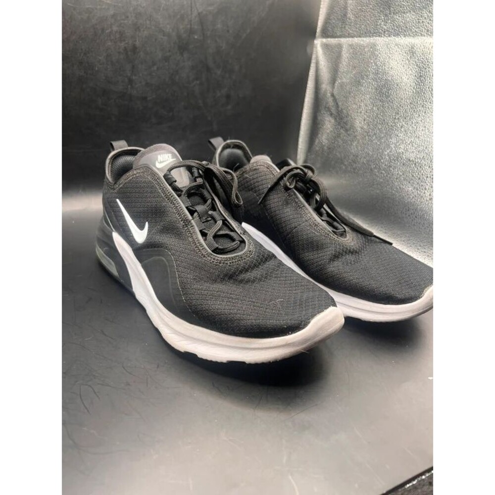 Nike Air Max Motion 2 Women’s Size 10 Black White AO0352-007 Running Shoes